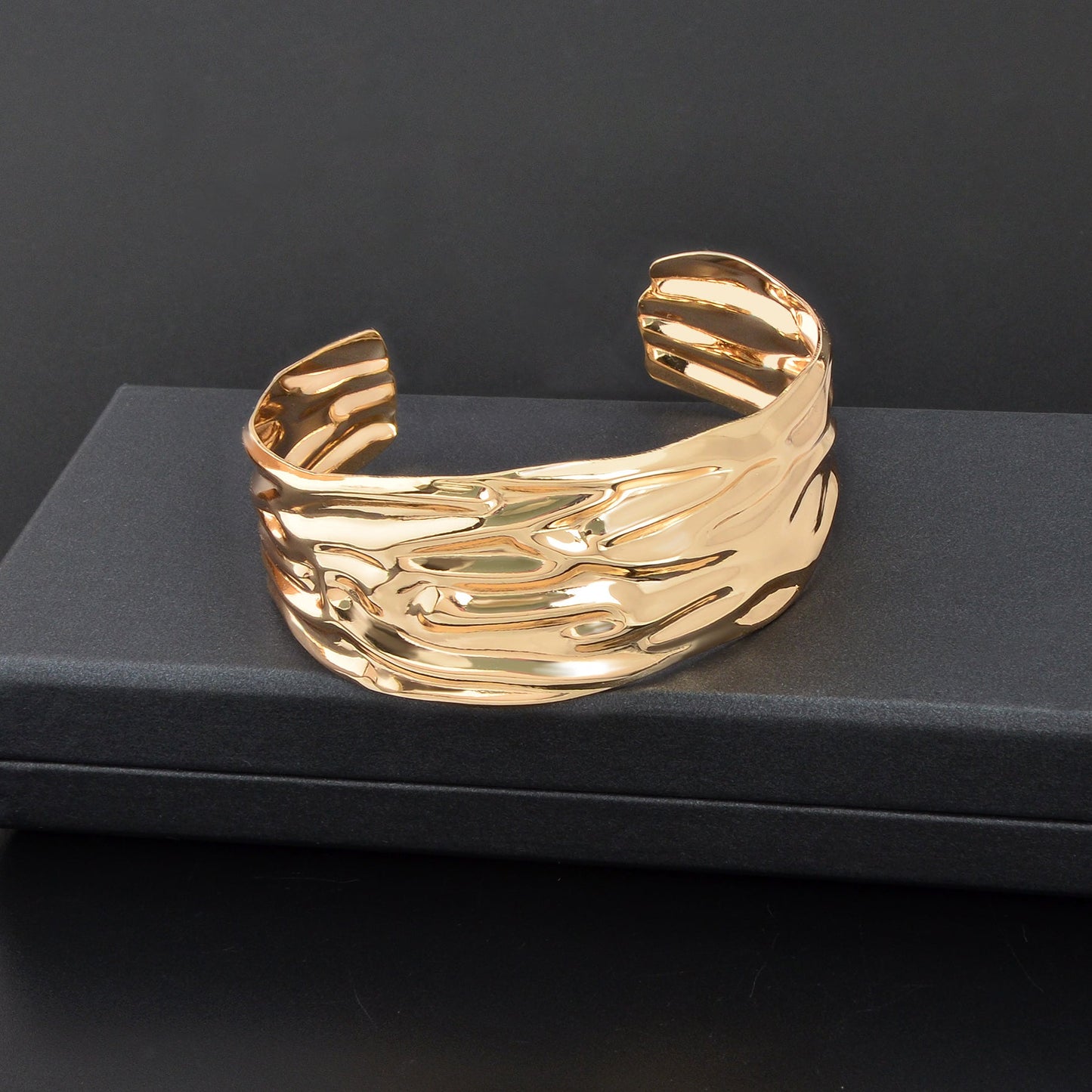 Stylish Golden Metal Wide Chunky Statement Open Cuff Bangle Geometric Jewelry