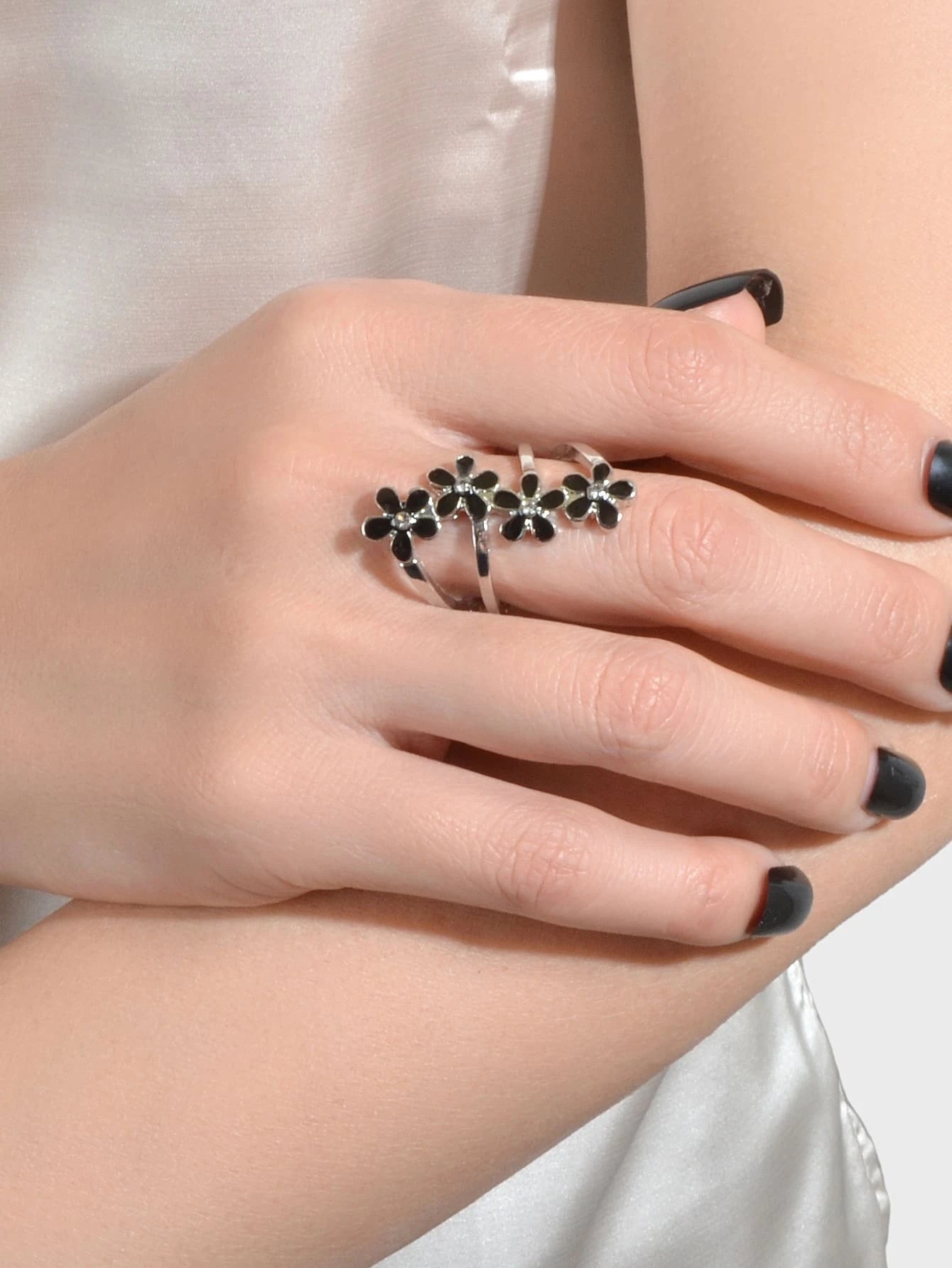 Elegant Jewelry Green Black Enamel Flower Finger Ring Wedding Band Comfort Ring