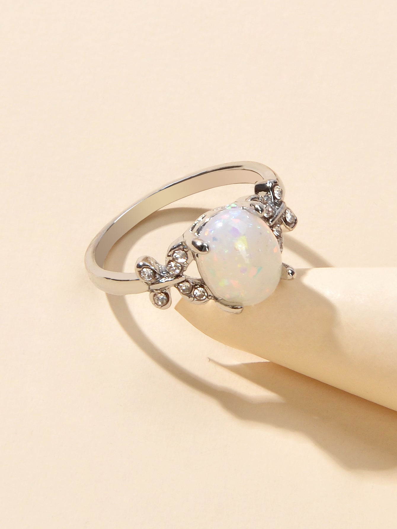 Retro Textured Jewellery Band Rhinestone Simulant Opal Butterfly Wedding Ring