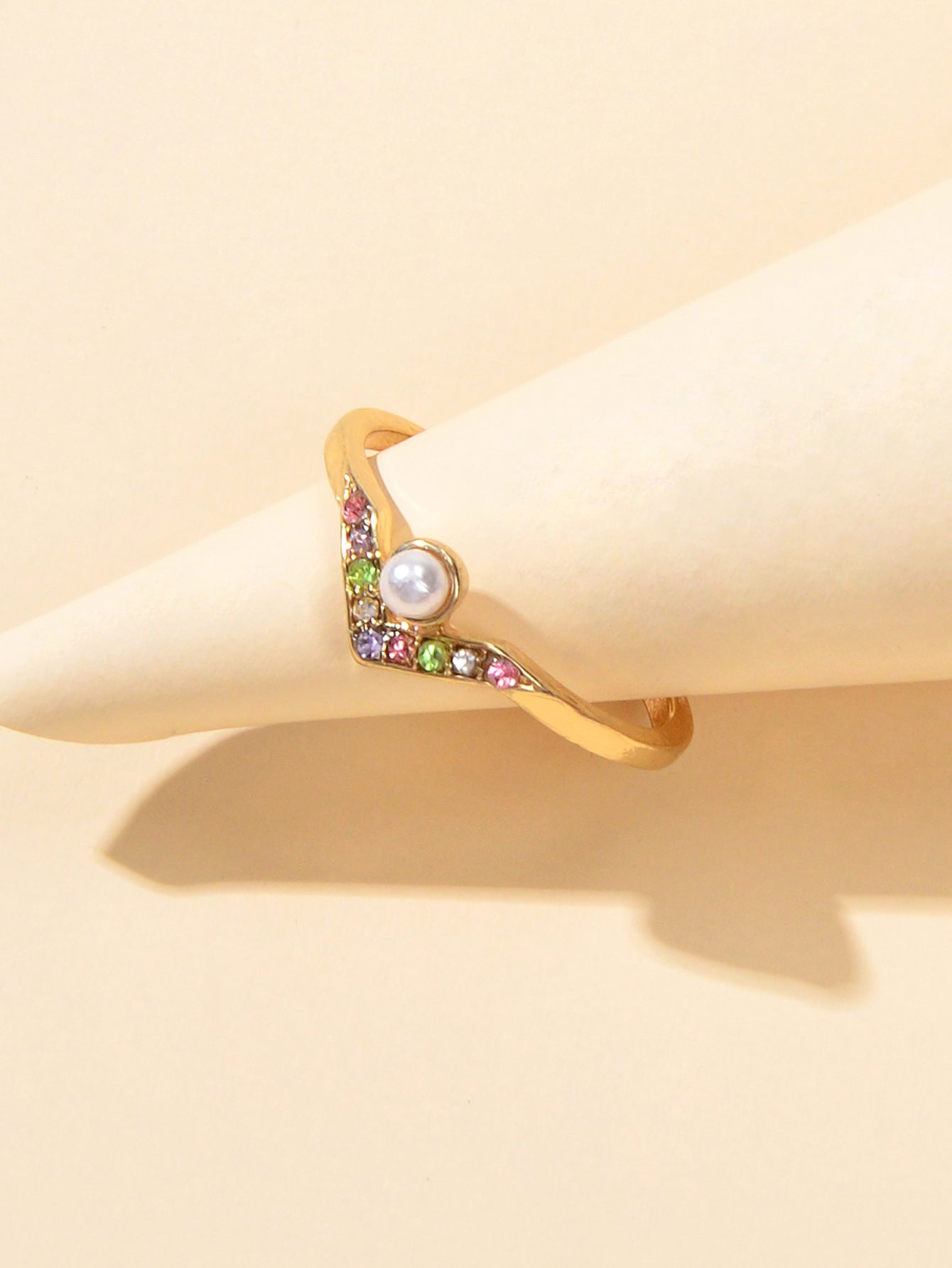 Luxury Wedding Jewellery Multi-colored Rhinestone Pearl V Shape Gold Finger Ring