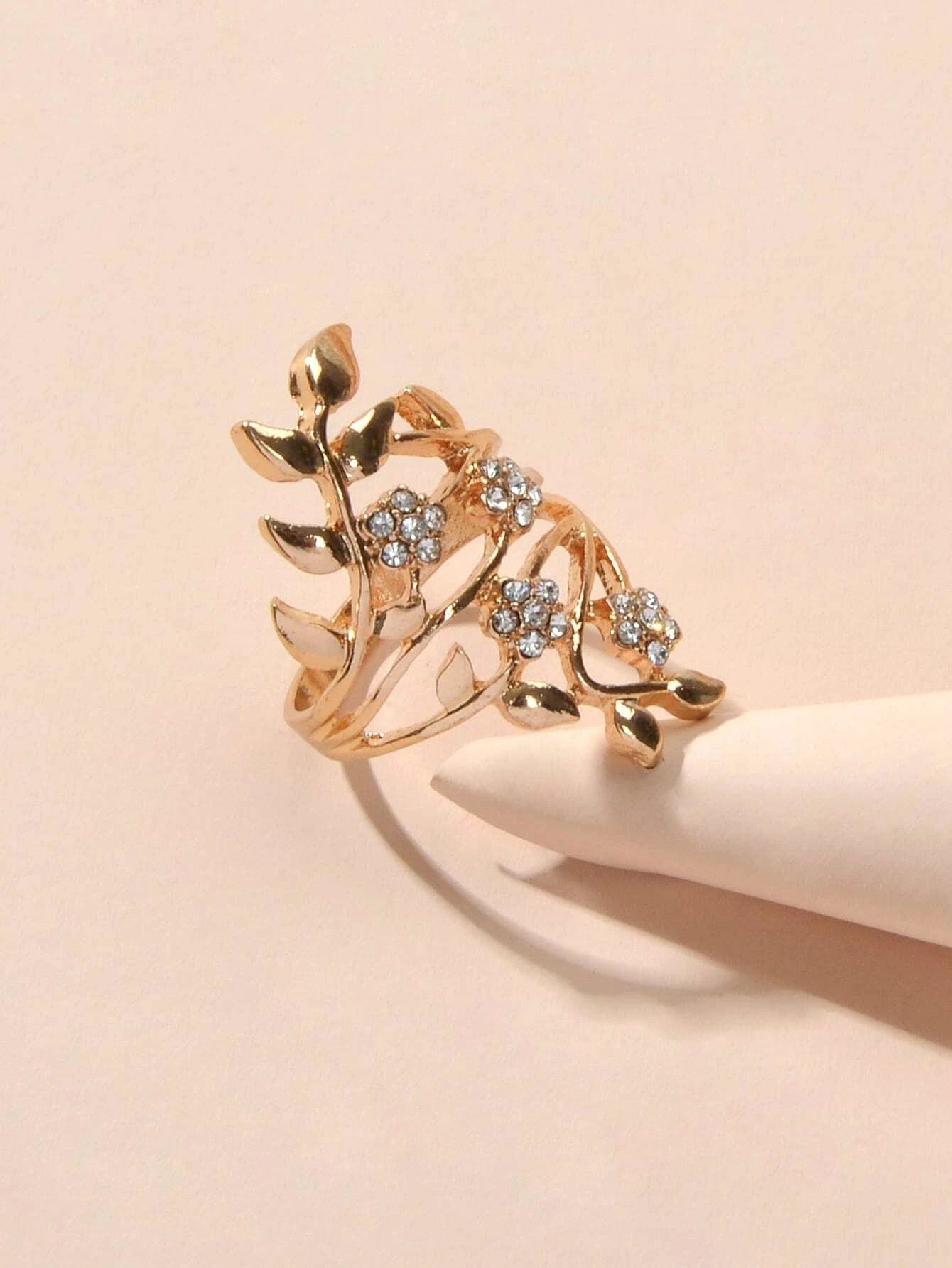 Luxurious Rhinestone Decor Silver Hollow Flower Leaf Finger Engagement Gift Ring