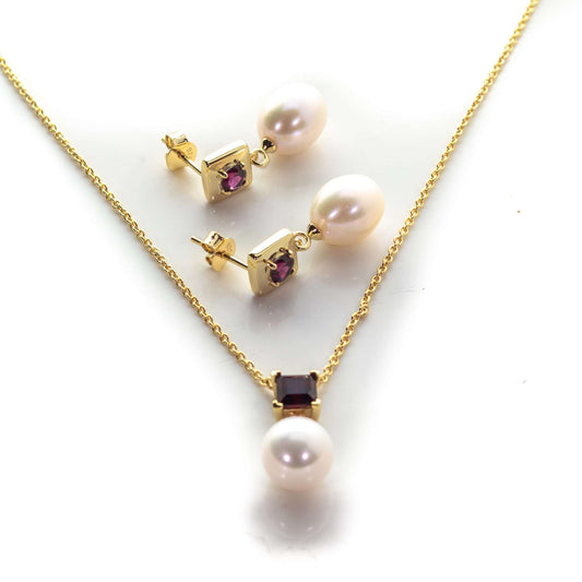 4 MM Round and 5 MM Square Red Garnet Stone & 9 MM Cultured Freshwater Bombay Set